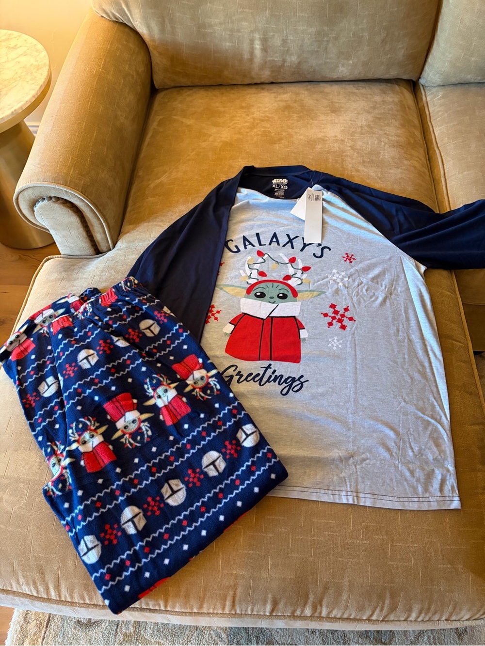Star Wars Navy & Light Gray Grogu 'Galaxy's Greetings' Pajama Set